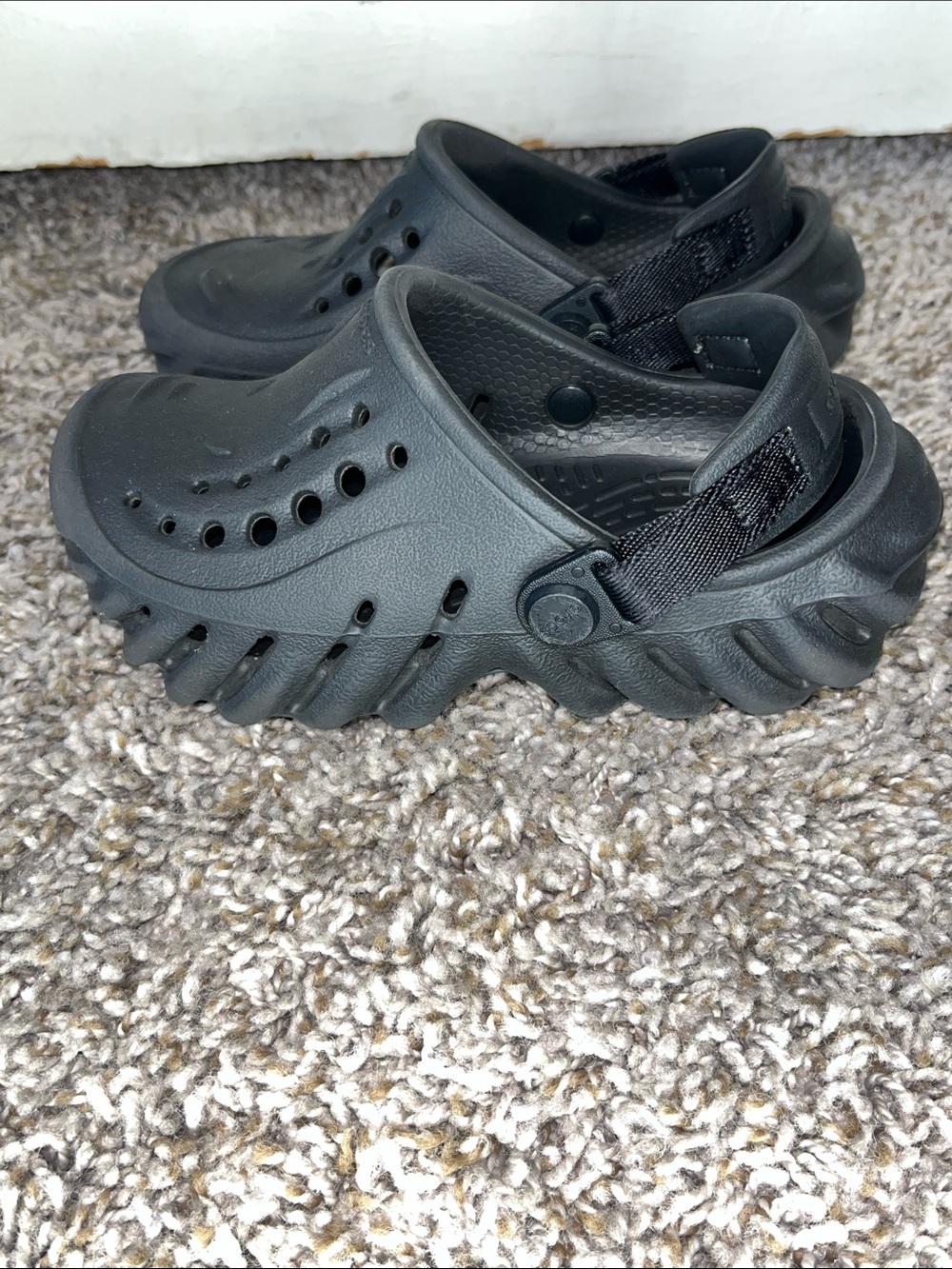 Crocs Echo Clogs - Picture 4 of 9